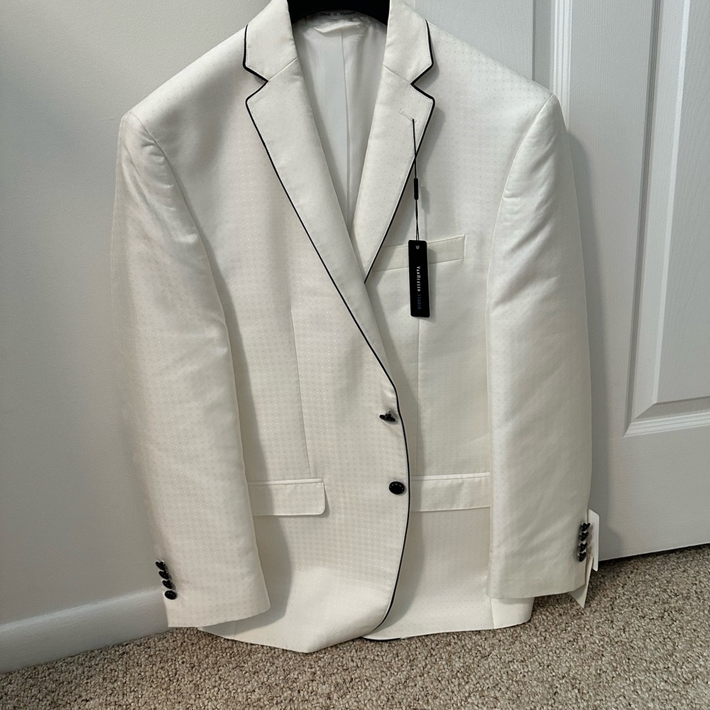 Van Heusen White and Black Sport Coat